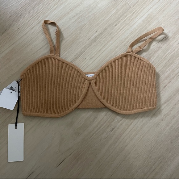 Aritzia Other - Aritzia babaton top